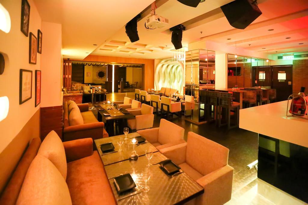 Hotel Icon Chandīgarh Екстериор снимка