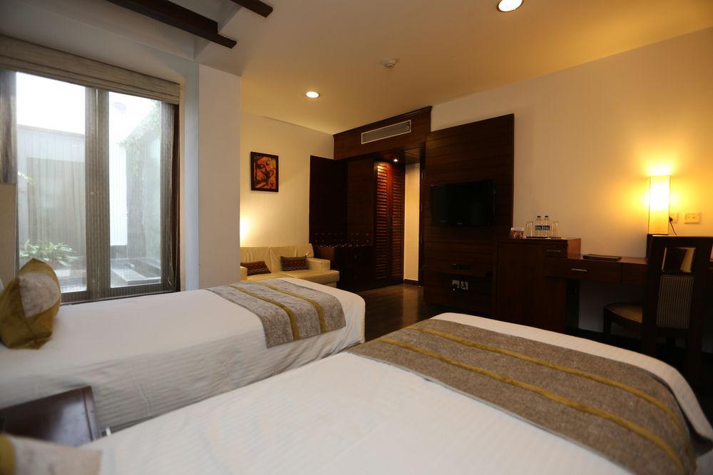 Hotel Icon Chandīgarh Екстериор снимка