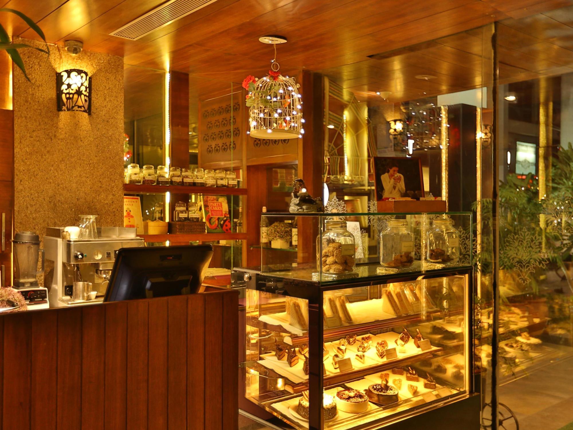 Hotel Icon Chandīgarh Екстериор снимка