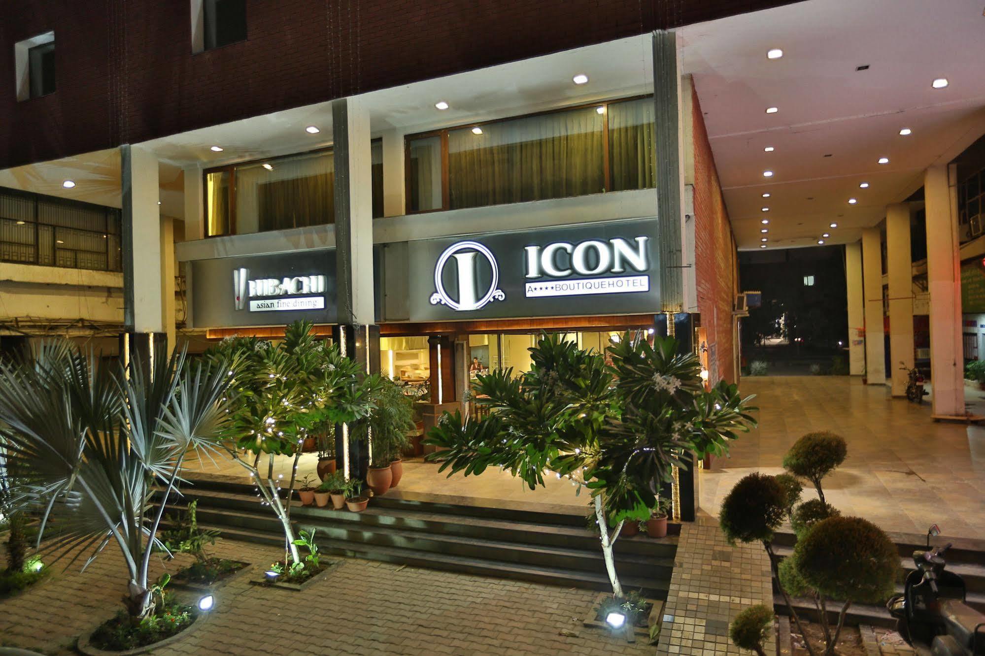 Hotel Icon Chandīgarh Екстериор снимка